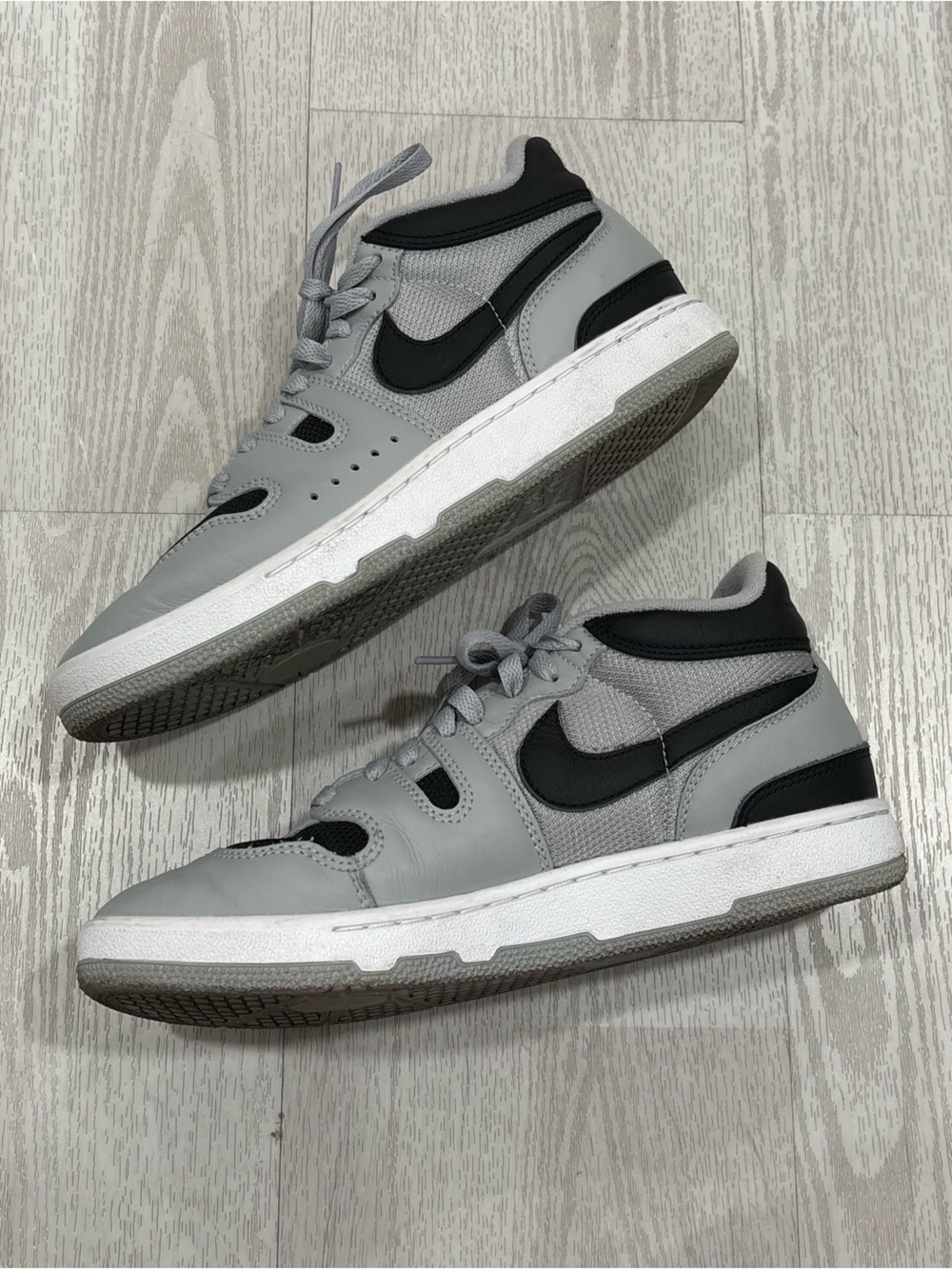 Nike women’s Air Trainer SC High Cool Grey Black size 8